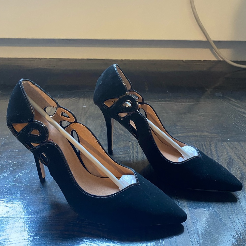 *BRAND NEW* Suede Black Heels - Size 8